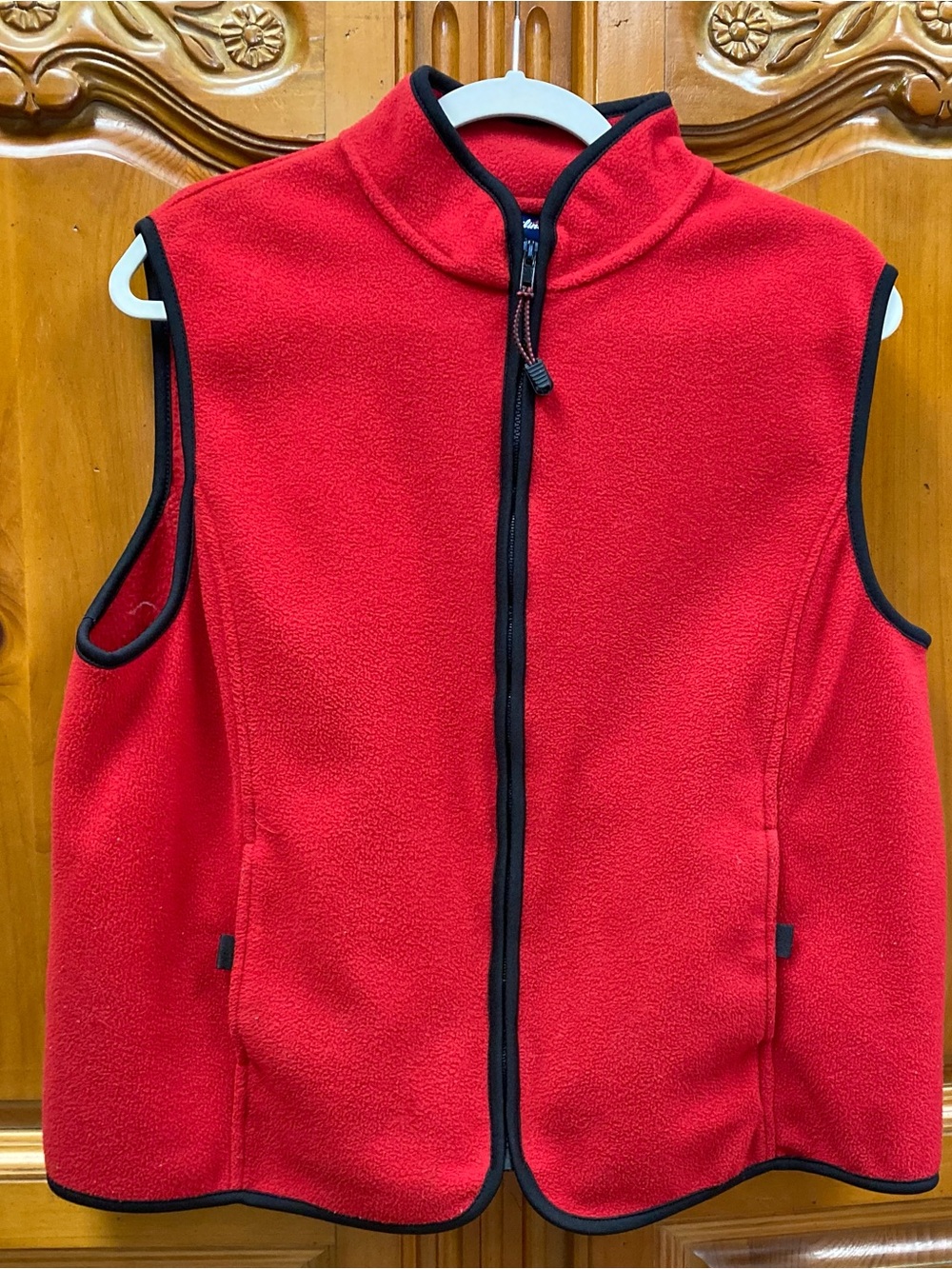 Catalina Red Fleece Full Zip Vest Women’s Large 12/14 Black Trim